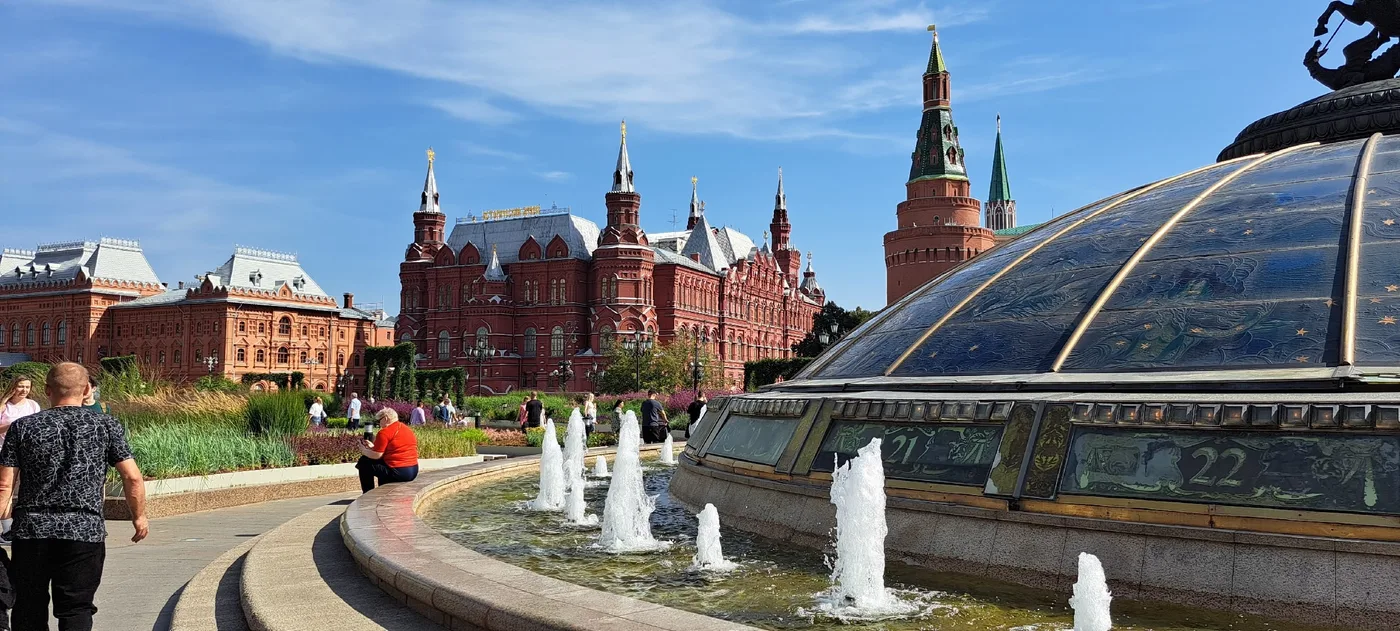 Москва за 4 часа: автобусный маршрут по главным достопримечательностям столицы с прогулками