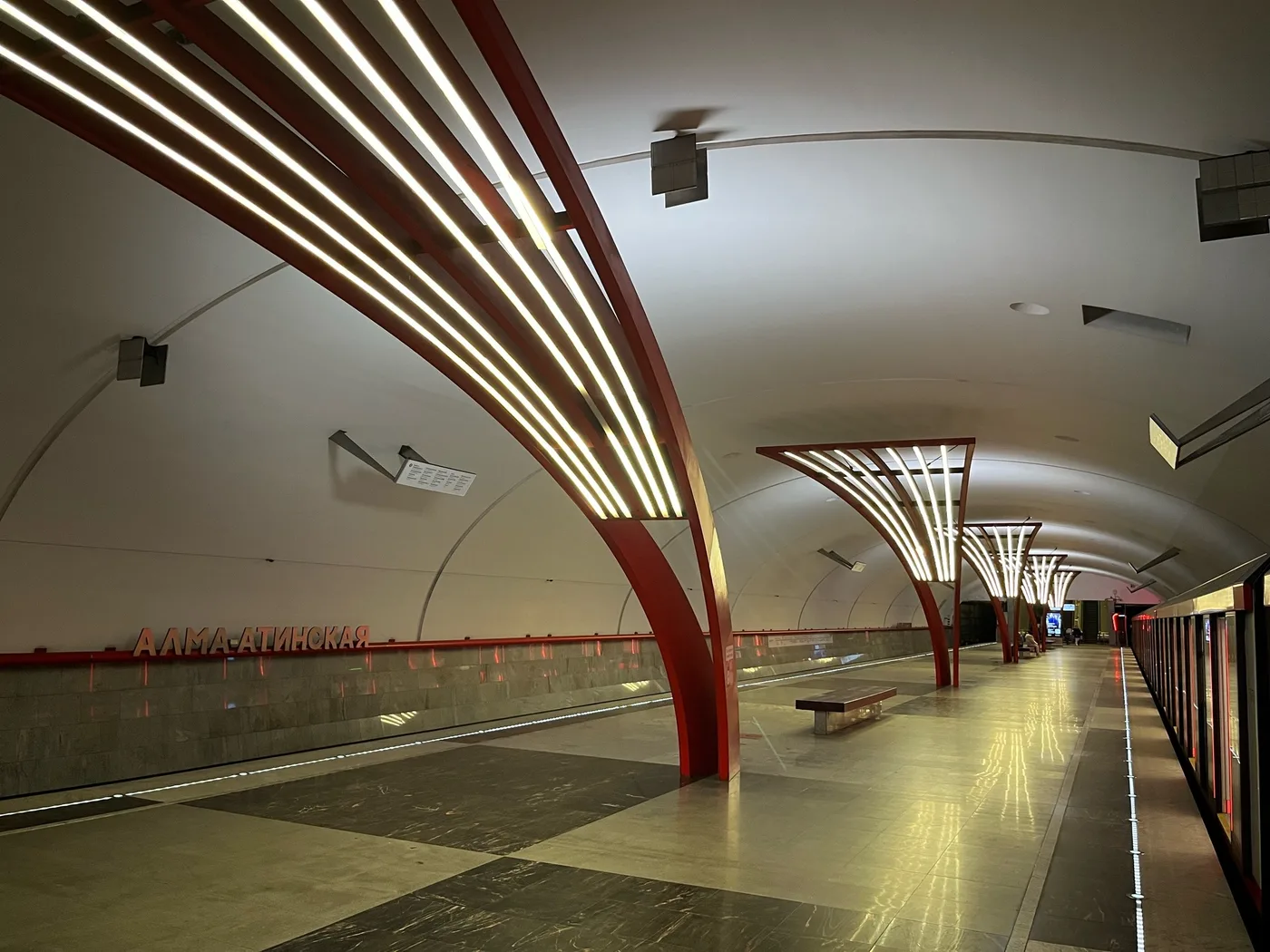 Дружба народов в московском метро — прогулка по станциям с историей