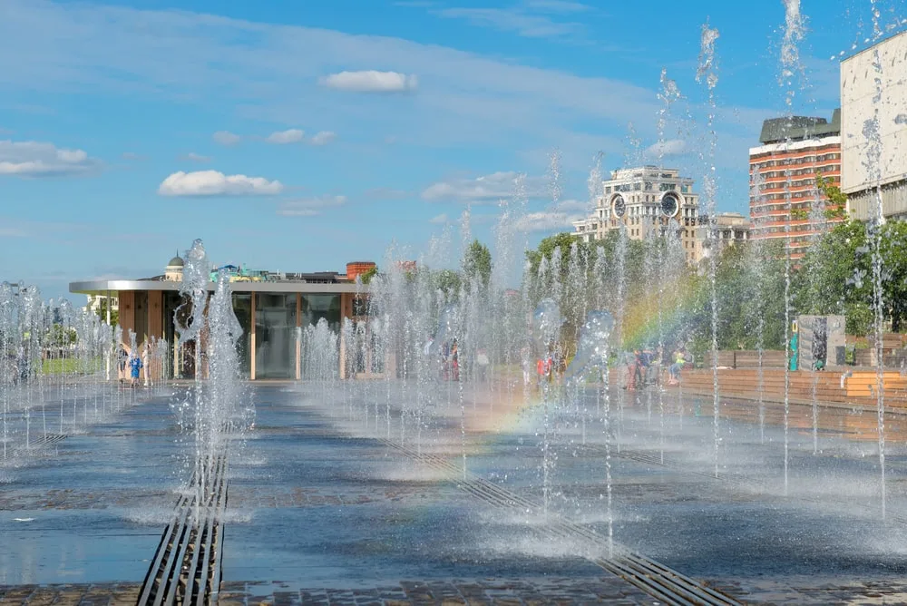Крымская набережная и Музеон в Москве