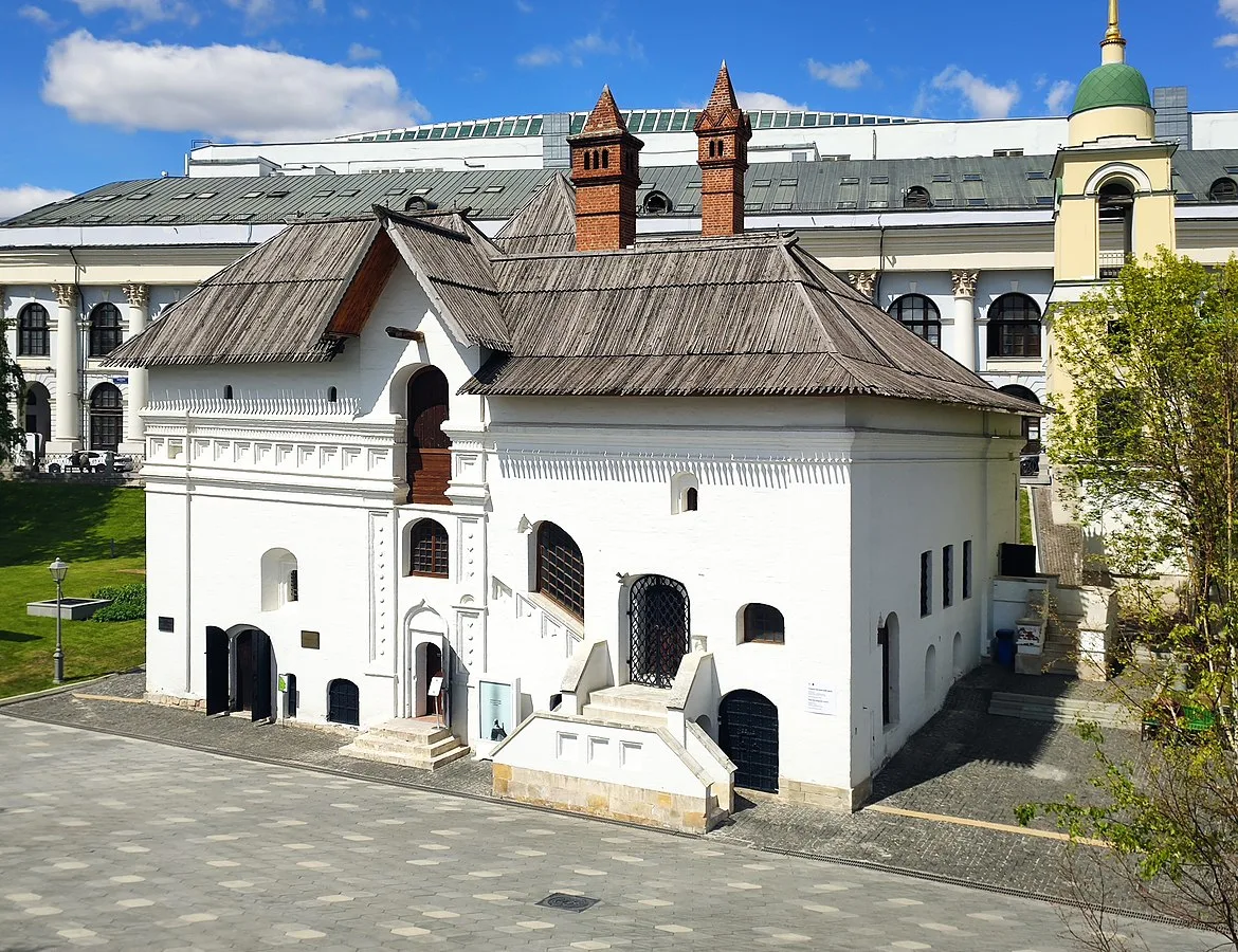 Старый Английский двор на улице Варварке