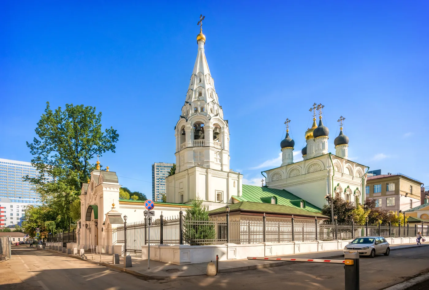 Пешеходная улица Арбат в центре Москвы