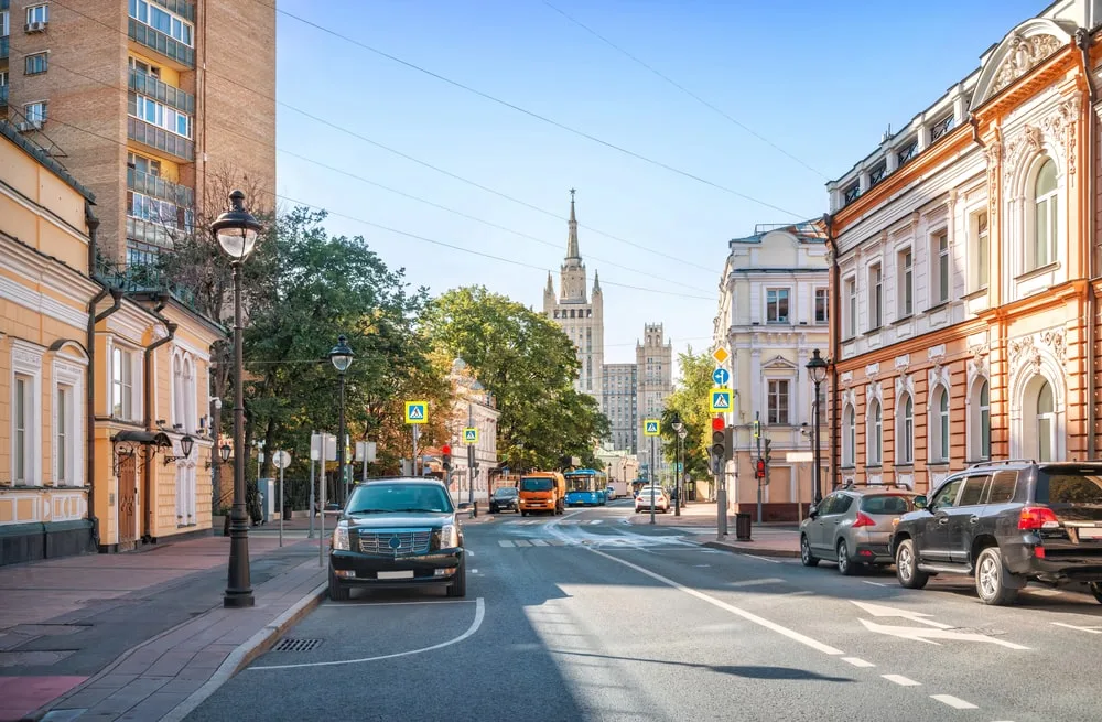 Большая Никитская улица в центре Москвы